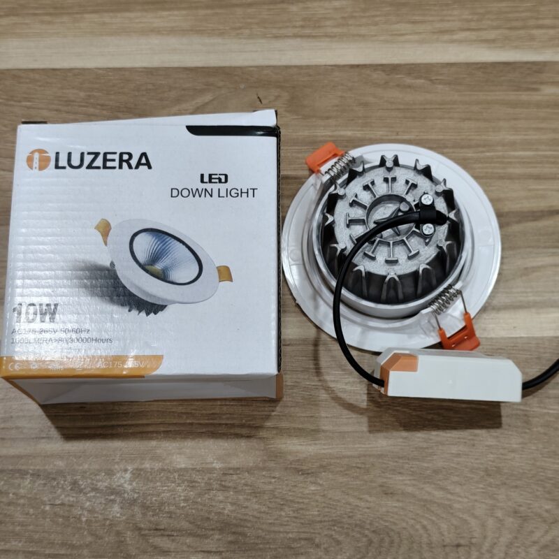 Cửa hàng đèn led Luzera