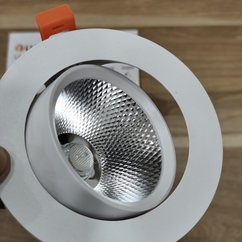 Kho hàng đèn led Luzera